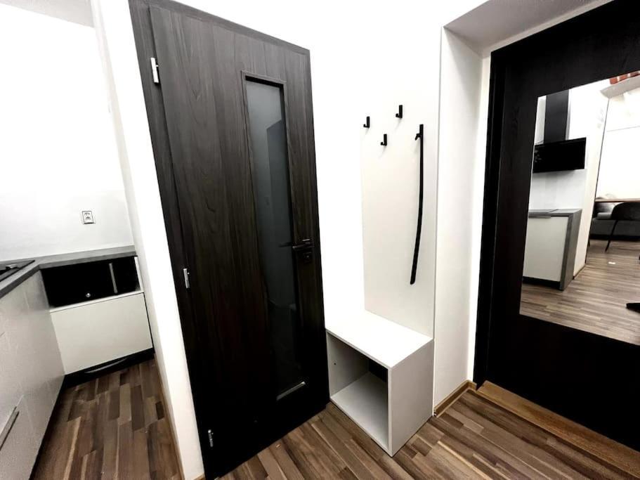 Palackeho Lobby Apartment ออลอโมตซ์ ภายนอก รูปภาพ
